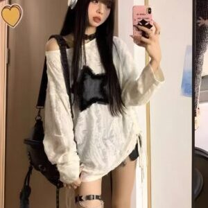 Y2K Grunge Star Distressed Sweater